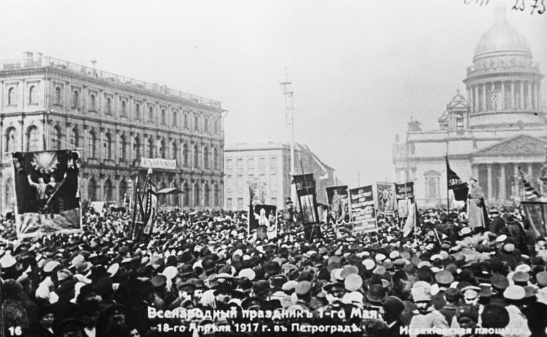 Первомайская демонстрация на Исаакиевской площади Первомайская демонстрация на Исаакиевской площади