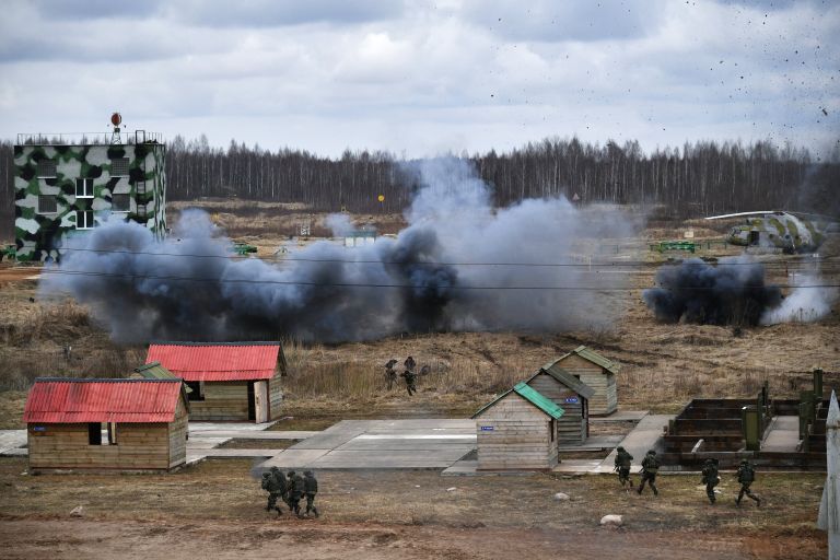 Военнослужащие во время совместных тактических учений подразделений ВДВ РФ и ССО ВС РБ в Витебске Военнослужащие во время совместных тактических учений подразделений ВДВ РФ и ССО ВС РБ в Витебске