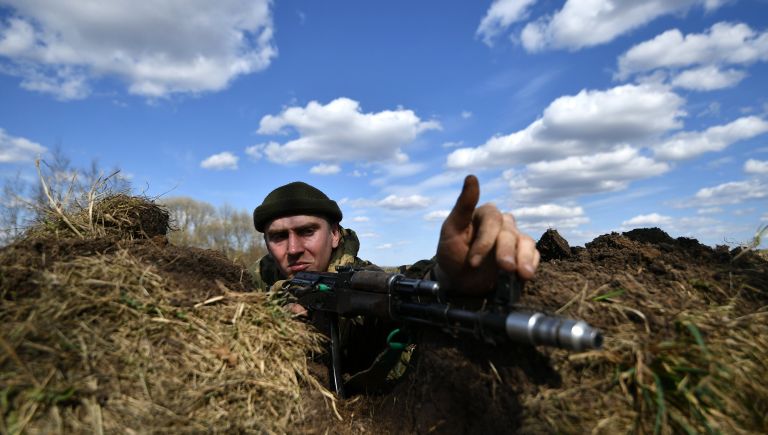 Военнослужащий во время совместных тактических учений подразделений ВДВ РФ и ССО ВС РБ в Витебске Военнослужащий во время совместных тактических учений подразделений ВДВ РФ и ССО ВС РБ в Витебске