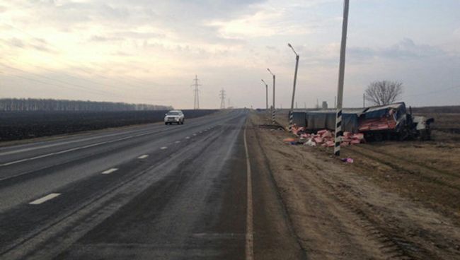 На месте ДТП на трассе Москва-Астрахань с участием автобуса и грузовика. 5 апреля 2017 На месте ДТП на трассе Москва-Астрахань с участием автобуса и грузовика. 5 апреля 2017