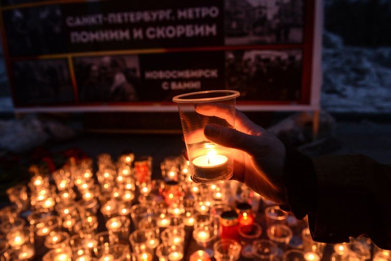 Акция Вечер памяти в память о жертвах теракта в Санкт-Петербурге в Новосибирске Акция Вечер памяти в память о жертвах теракта в Санкт-Петербурге в Новосибирске