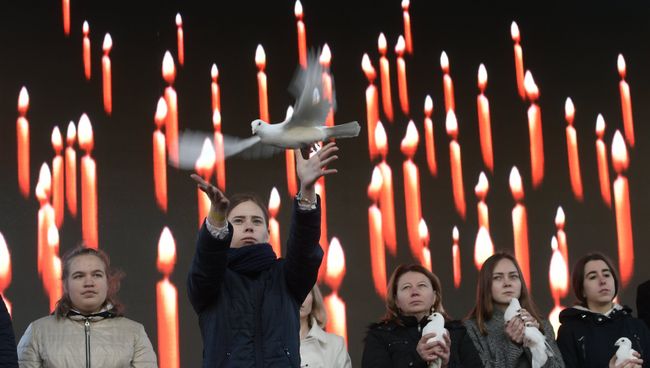 Митинг памяти жертв теракта в метро у станции Технологический институт в Санкт-Петербурге Митинг памяти жертв теракта в метро у станции Технологический институт в Санкт-Петербурге