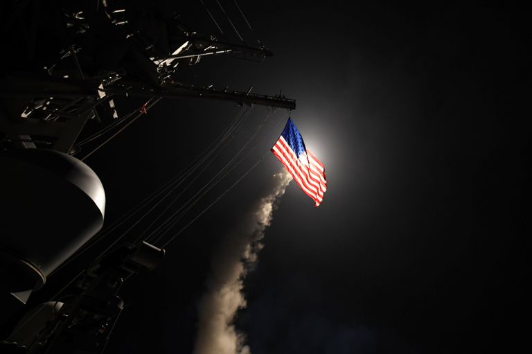 Удар США по базе в Сирии Удар США по базе в Сирии