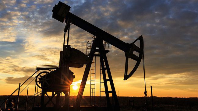 Добыча нефти. Архивное фото