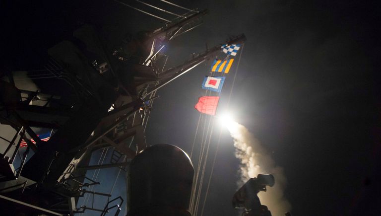 Удар США по базе в Сирии Удар США по базе в Сирии
