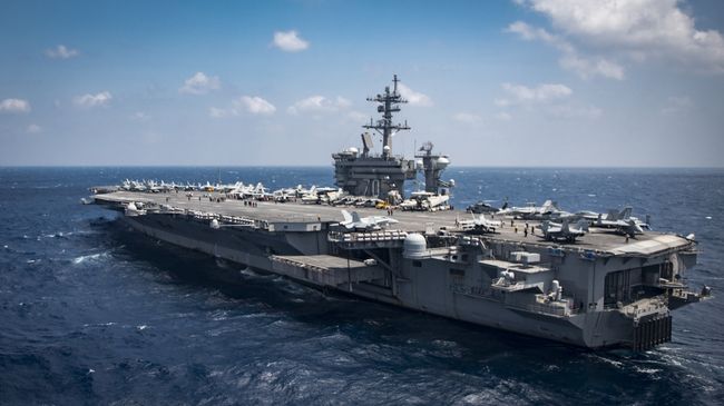 Авианосец ВМС США Карл Винсон. Архивное фото