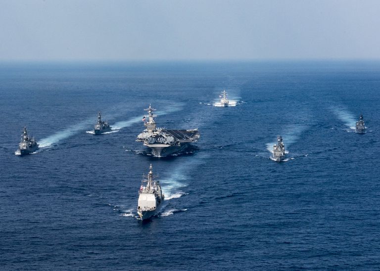Ударная авианосная группировка ВМС США во главе с авианосцем Карл Винсон. 31 марта 2017 Ударная авианосная группировка ВМС США во главе с авианосцем Карл Винсон. 31 марта 2017