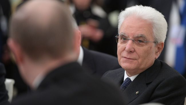 Президент Италии Серджо Маттарелла во время встречи с президентом РФ Владимиром Путиным. 11 апреля 2017 Президент Италии Серджо Маттарелла во время встречи с президентом РФ Владимиром Путиным. 11 апреля 2017