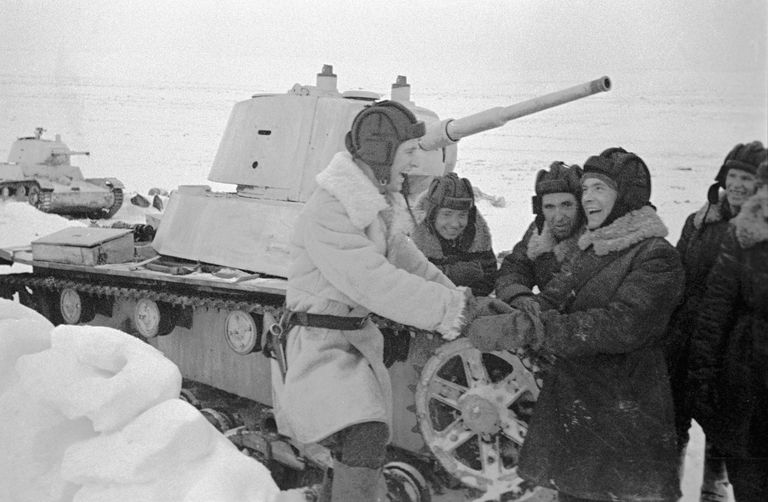 Танки Т-26 и танкисты взвода П. В. Печенина на полуострове Средний