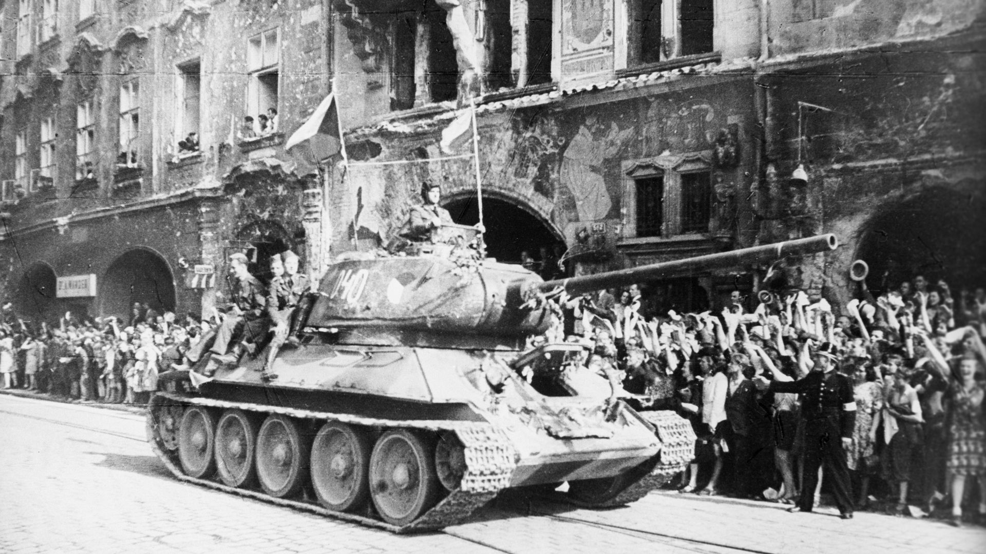 Танк Т-34 в Праге Танк Т-34 в Праге - РИА Новости, 1920, 21.05.2021