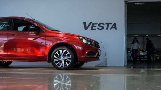 Автомобиль Lada Vesta в автосалоне Автомобиль Lada Vesta в автосалоне