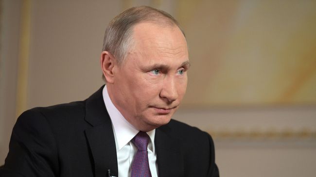 Президент РФ Владимир Путин во время интервью межгосударственной телерадиокомпании Мир. 11 апреля 2017 Президент РФ Владимир Путин во время интервью межгосударственной телерадиокомпании Мир. 11 апреля 2017