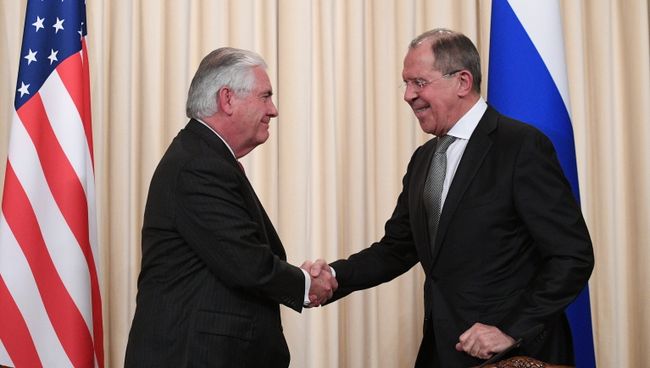 Министр иностранных дел РФ Сергей Лавров и Государственный секретарь США Рекс Тиллерсон во время совместной пресс-конференции по итогам переговоров в Москве. 12 апреля 2017