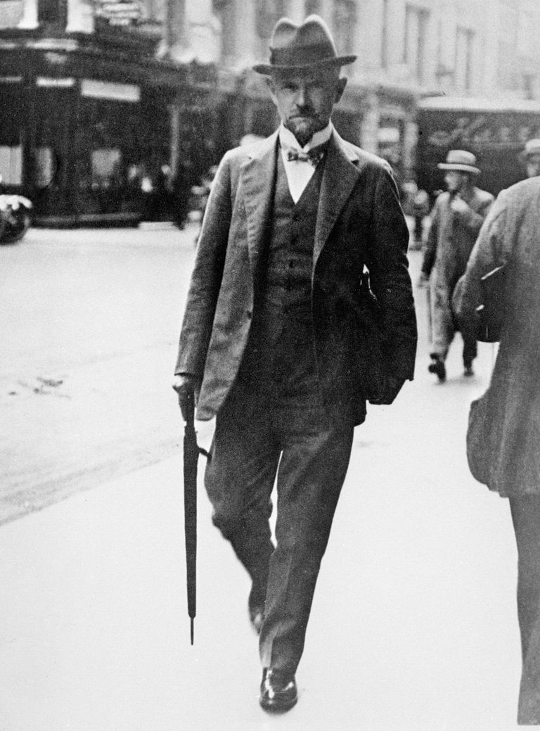 Полпред и торгпред России в Великобритании Леонид Красин. 1920 год 