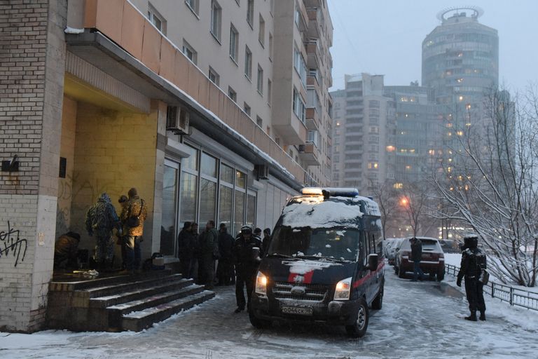 На месте взрыва на Васильевском острове в Санкт-Петербурге На месте взрыва на Васильевском острове в Санкт-Петербурге
