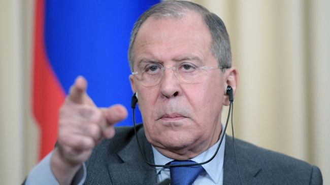 Сергей Лавров во время пресс-конференции по итогам встречи с Мухаммадом Зарифом и Валидом Муаллемом. 14 апреля 2017 Сергей Лавров во время пресс-конференции по итогам встречи с Мухаммадом Зарифом и Валидом Муаллемом. 14 апреля 2017