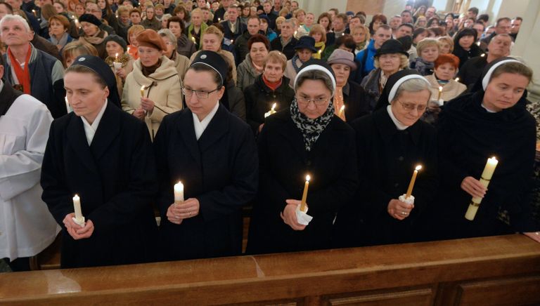 Верующие на пасхальном богослужении в архикафедральном соборе Святого Имени Пресвятой Девы Марии в Минске Верующие на пасхальном богослужении в архикафедральном соборе Святого Имени Пресвятой Девы Марии в Минске