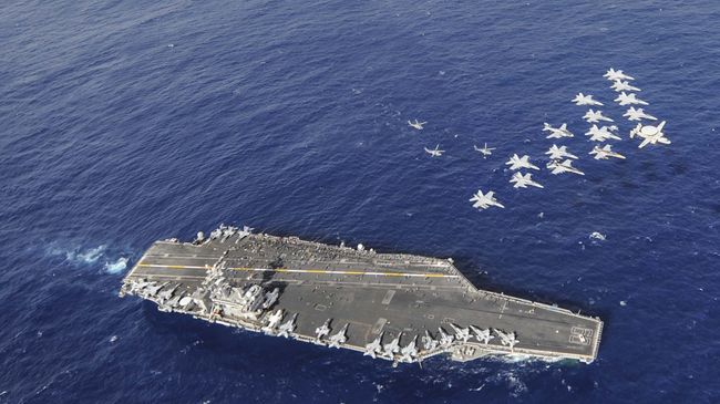 Авианосец ВМС США Нимиц (CVN 68). Архивное фото Авианосец ВМС США Нимиц (CVN 68). Архивное фото