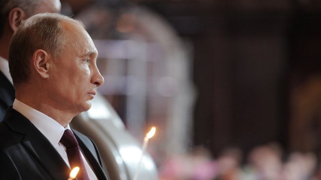 В.Путин в храме Христа Спасителя в Москве. Архивное фото В.Путин в храме Христа Спасителя в Москве. Архивное фото