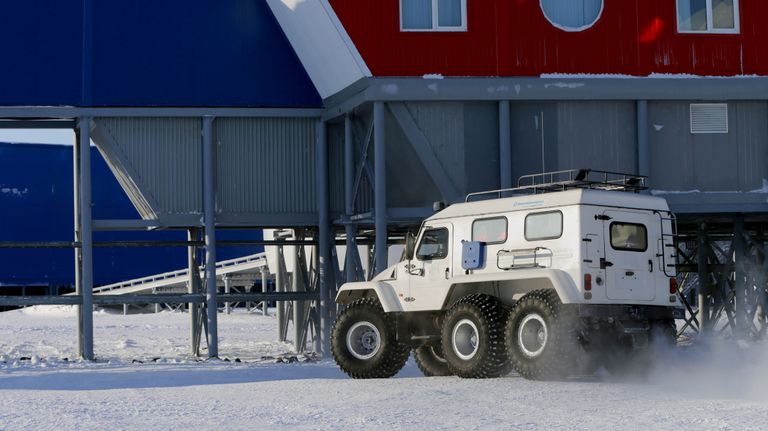 Российская военная база Арктический трилистник на острове Земля Александры архипелага Земля Франца-Иосифа Российская военная база Арктический трилистник на острове Земля Александры архипелага Земля Франца-Иосифа
