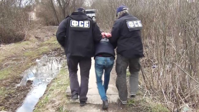 Сотрудники ФСБ задерживают одного из организаторов террористического акта в метро Санкт-Петербурга Аброра Азимова