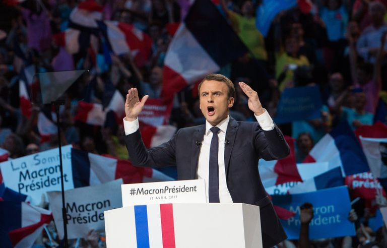 Кандидат в президенты Франции Эммануэль Макрон во время предвыборной встречи с избирателями в Париже