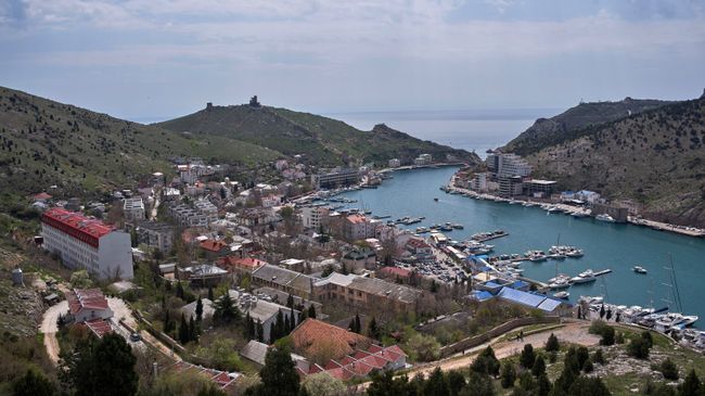 Вид на бухту в Балаклаве. Архивное фото Вид на бухту в Балаклаве. Архивное фото