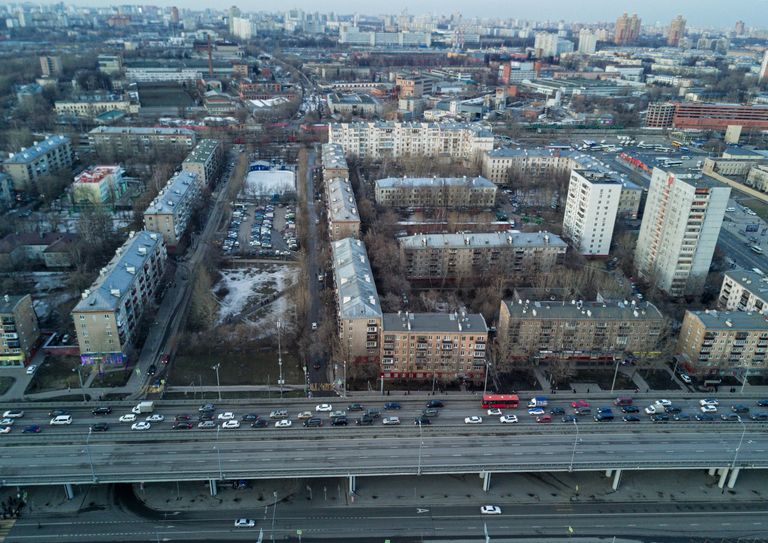 Двухуровневая автомобильная развязка на Волоколамском шоссе в Москве Двухуровневая автомобильная развязка на Волоколамском шоссе в Москве
