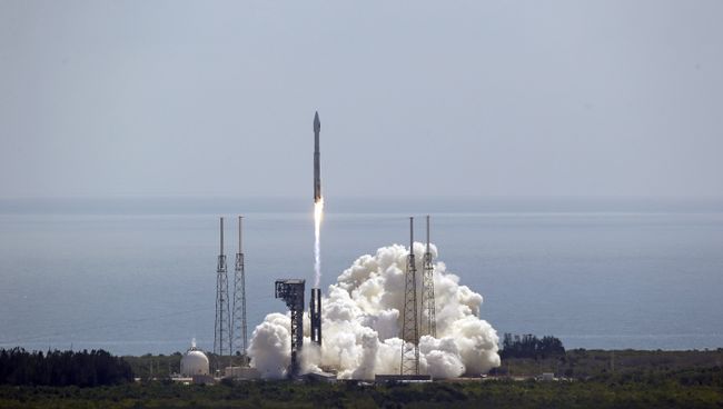 Старт ракеты-носителя Atlas V. Архивное фото Старт ракеты-носителя Atlas V. Архивное фото