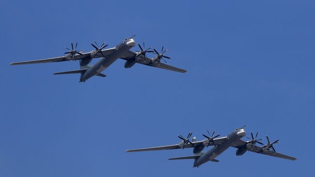 Стратегический бомбардировщик-ракетоносец Ту-95 ВКС России. Архивное фото Стратегический бомбардировщик-ракетоносец Ту-95 ВКС России. Архивное фото