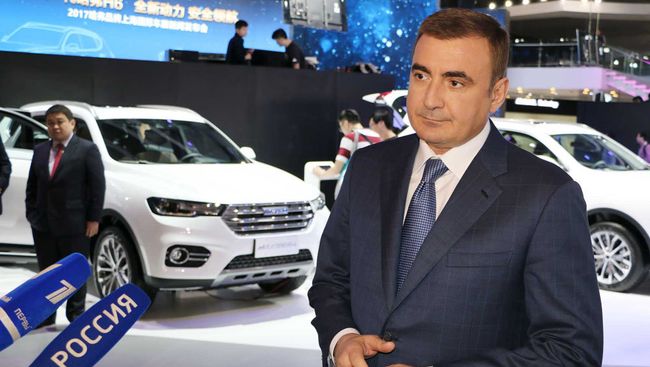 Губернатор Тульской области Алексей Дюмин на Шанхайском автосалоне 2017 Губернатор Тульской области Алексей Дюмин на Шанхайском автосалоне 2017
