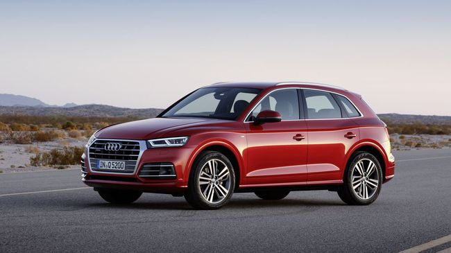 Автомобиль Audi Q5. Архивное фото