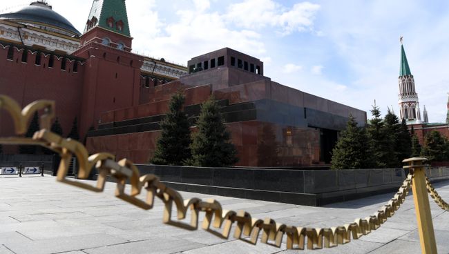 Мавзолей В.И. Ленина на Красной площади в Москве. Архивное фото Мавзолей В.И. Ленина на Красной площади в Москве. Архивное фото