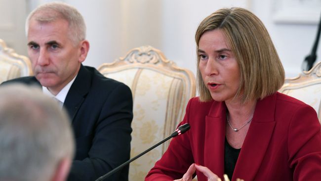 Высокий представитель ЕС по иностранным делам и политике безопасности Федерика Могерини во время встречи в Москве с министром иностранных дел Сергеем Лавровым. 24 апреля 2017 Высокий представитель ЕС по иностранным делам и политике безопасности Федерика Могерини во время встречи в Москве с министром иностранных дел Сергеем Лавровым. 24 апреля 2017