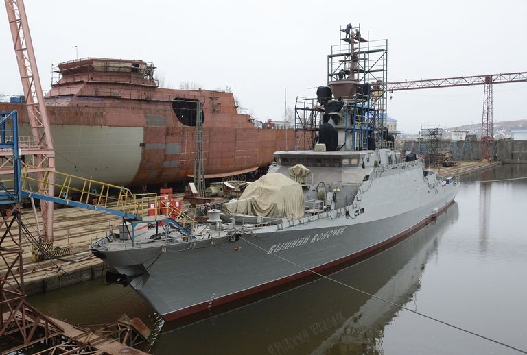 Малый ракетный корабль Вышний Волочек на Зеленодольском заводе им. Горького в республике Татарстан