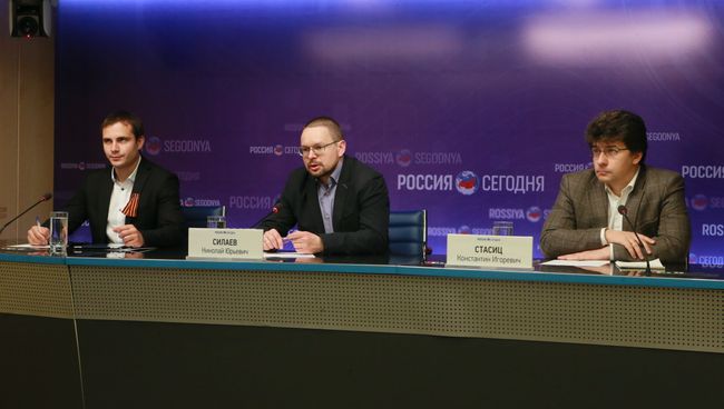 Заседание круглого стола по российско-грузинским отношениям в Международном мультимедийном пресс-центре МИА Россия сегодня Заседание круглого стола по российско-грузинским отношениям в Международном мультимедийном пресс-центре МИА Россия сегодня