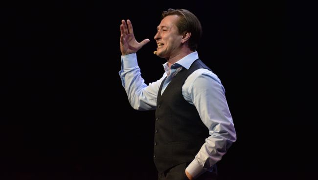 Актер, режиссер и художественный руководитель Московского Губернского драматического театра Сергей Безруков на Звездном вечере журнала Театрал в киноклубе Эльдар. Архивное фото Актер, режиссер и художественный руководитель Московского Губернского драматического театра Сергей Безруков на Звездном вечере журнала Театрал в киноклубе Эльдар. Архивное фото