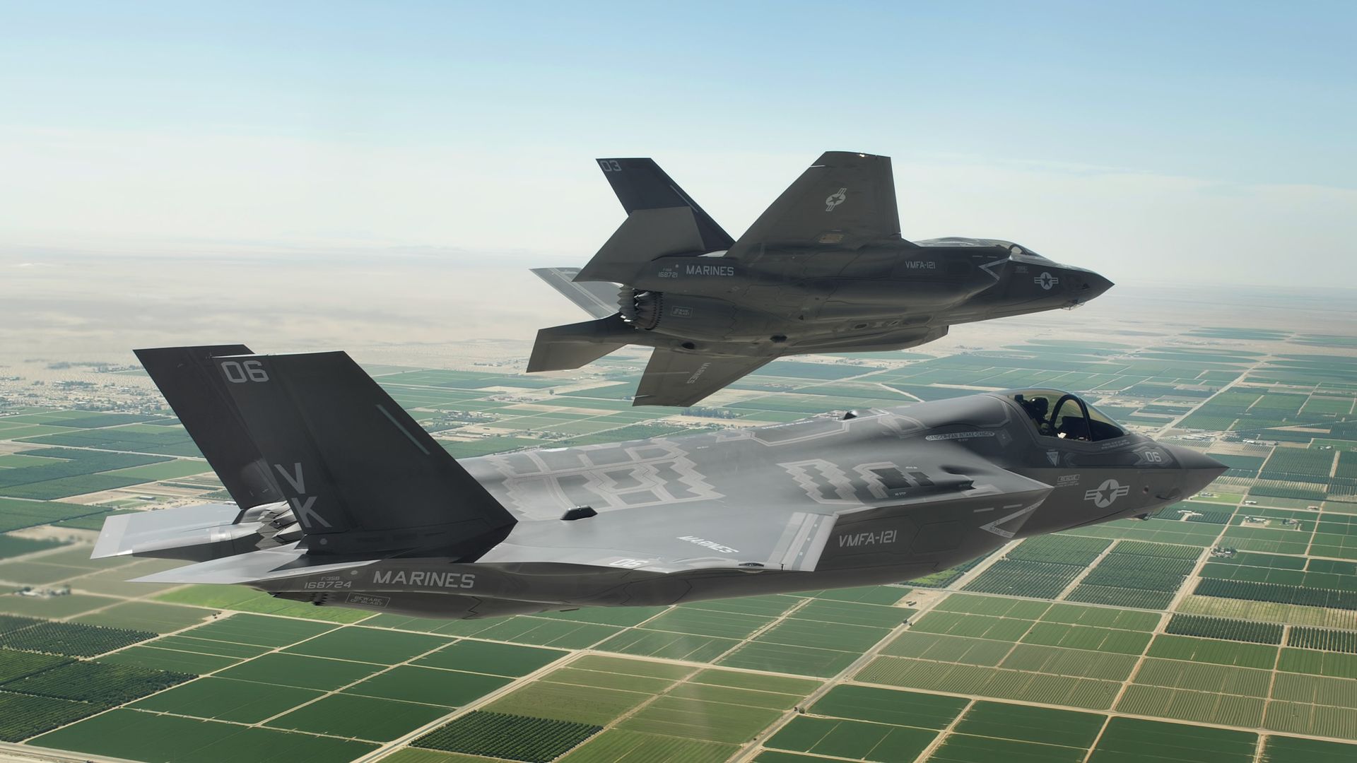Американские истребители-бомбардировщики пятого поколения F-35 Lightning II Американские истребители-бомбардировщики пятого поколения F-35 Lightning II - РИА Новости, 1920, 13.01.2021
