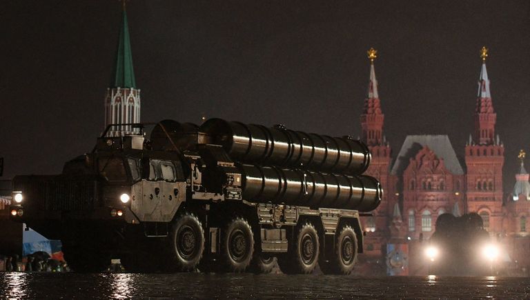 Зенитная ракетная система С-400 Триумф на репетиции парада Победы на Красной площади