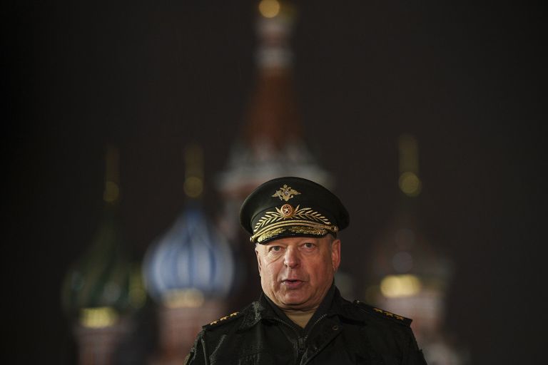Главнокомандующий Сухопутными войсками РФ генерал-полковник Олег Салюков на репетиции парада Победы на Красной площади Главнокомандующий Сухопутными войсками РФ генерал-полковник Олег Салюков на репетиции парада Победы на Красной площади