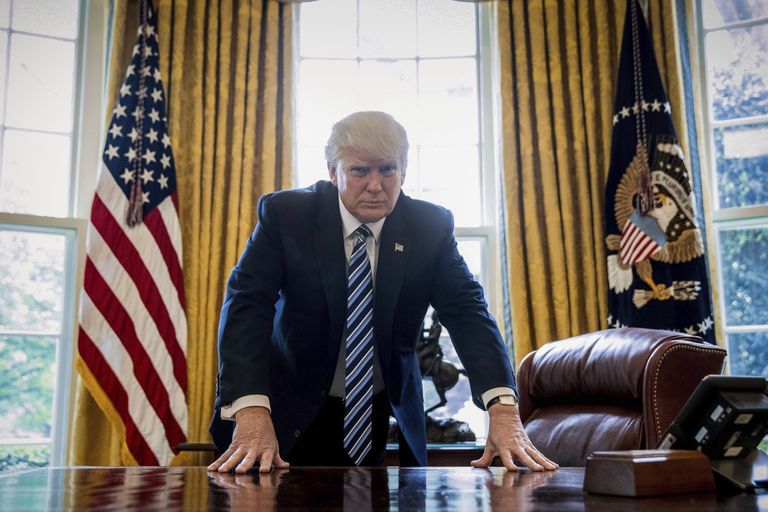 Президент США Дональд Трамп в Овальном кабинете Белого дома в Вашингтоне