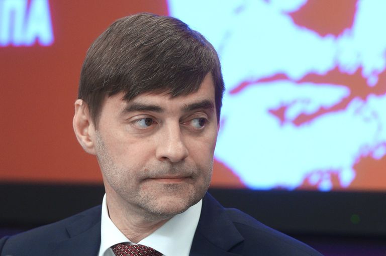 Член Комитета Госдумы РФ по международным делам Сергей Железняк на заседании Зиновьевского клуба МИА Россия сегодня на тему: Итоги первых ста дней президентства Дональда Трампа. 28 апреля 2017 года 