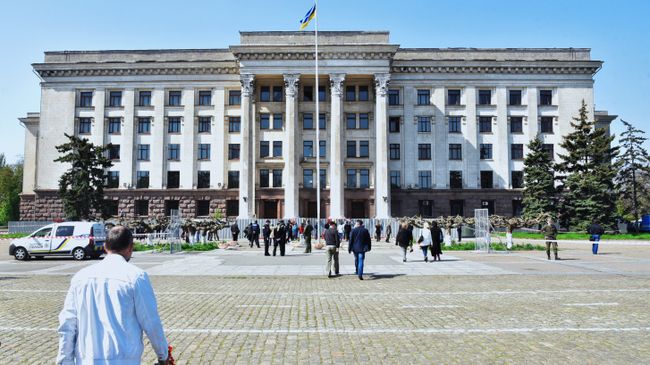 Участники во время акции в память о погибших при пожаре в Доме профсоюзов. Архивное фото