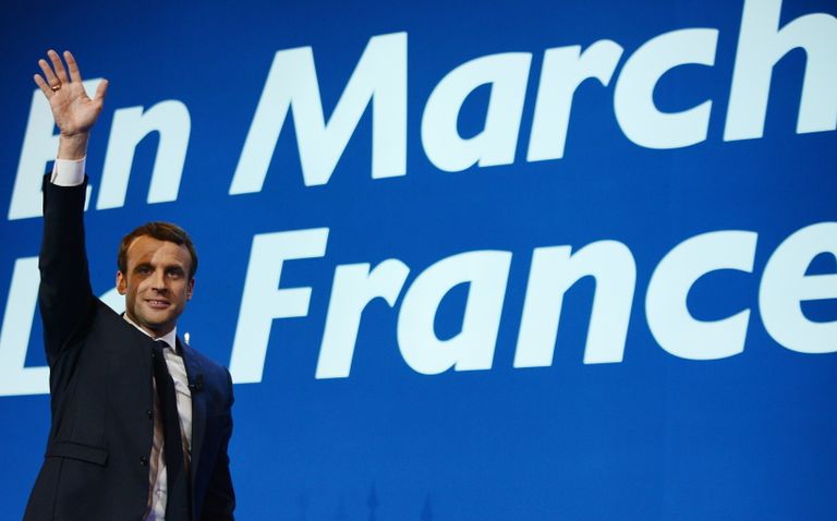 Кандидат в президенты Франции, лидер движения En Marche Эммануэль Макрон во время пресс-конференции по итогам первого тура президентских выборов во Франции Кандидат в президенты Франции, лидер движения En Marche Эммануэль Макрон во время пресс-конференции по итогам первого тура президентских выборов во Франции