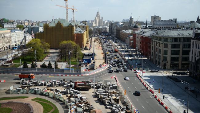 Вид со смотровой площадки Центрального детского мира на Лубянскую площадь и Политехнический проезд в Москве. Архивное фото Вид со смотровой площадки Центрального детского мира на Лубянскую площадь и Политехнический проезд в Москве. Архивное фото