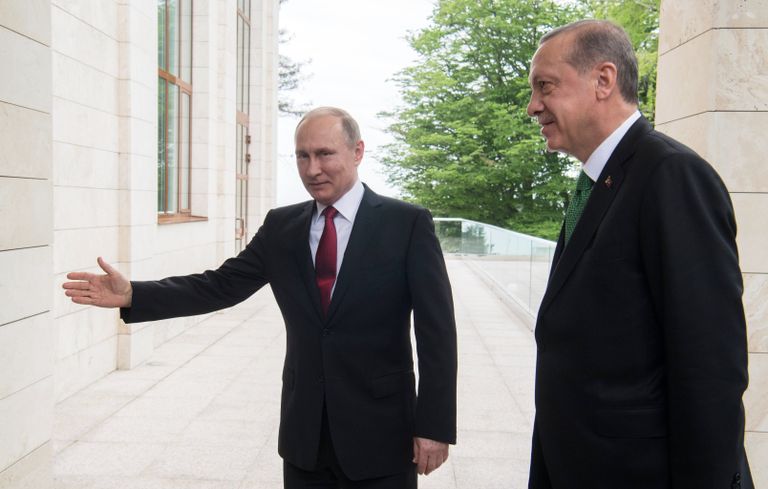 Президент РФ Владимир Путин и президент Турции Реджеп Тайип Эрдоган во время встречи. 3 мая 2017 Президент РФ Владимир Путин и президент Турции Реджеп Тайип Эрдоган во время встречи. 3 мая 2017