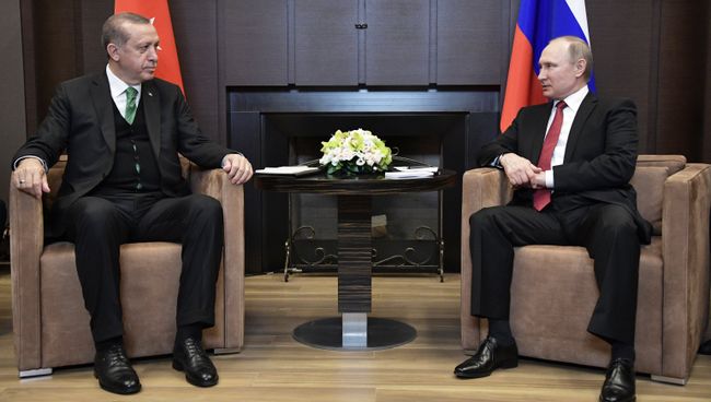 Президент РФ Владимир Путин и президент Турции Реджеп Тайип Эрдоган во время встречи в Сочи. 3 мая 2017 Президент РФ Владимир Путин и президент Турции Реджеп Тайип Эрдоган во время встречи в Сочи. 3 мая 2017