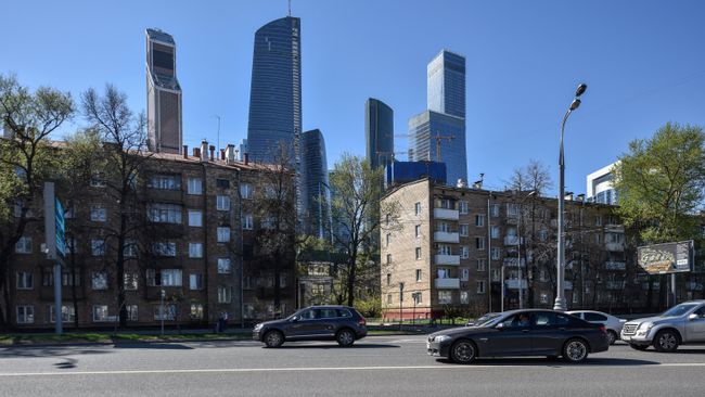 Пятиэтажные дома рядом с международным деловым центром Москва-Сити по адресу Шмитовский проезд в Москве Пятиэтажные дома рядом с международным деловым центром Москва-Сити по адресу Шмитовский проезд в Москве