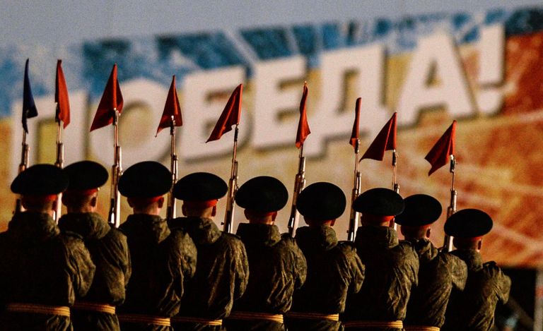 Военнослужащие на репетиции парада Победы на Красной площади в Москве Военнослужащие на репетиции парада Победы на Красной площади в Москве