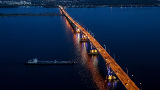 Автомобильный мост, соединяющий Саратов и Энгельс